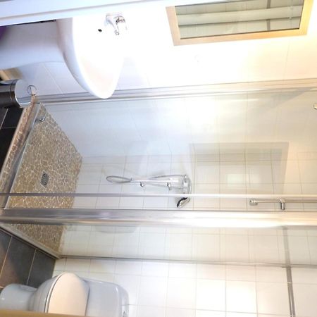 Hotel-Restaurant La P'Tite Auberge Lillebonne Ngoại thất bức ảnh