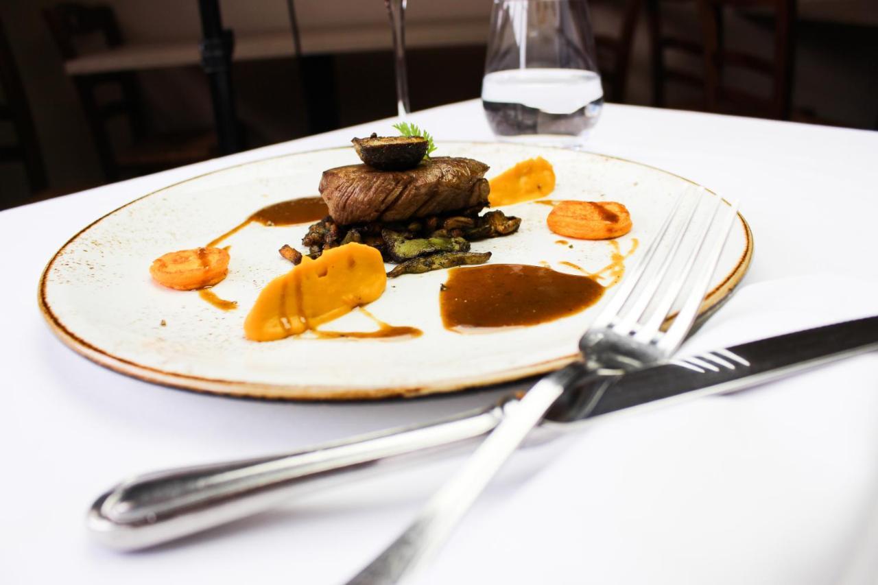 Hotel-Restaurant La P'Tite Auberge Lillebonne Ngoại thất bức ảnh