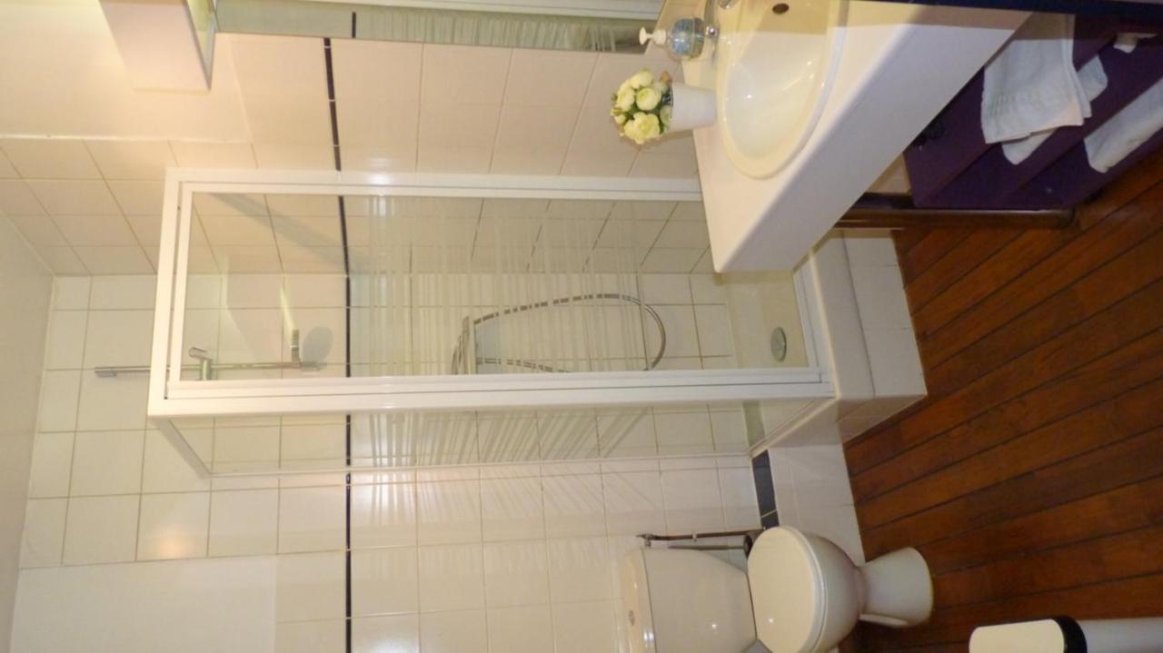 Hotel-Restaurant La P'Tite Auberge Lillebonne Ngoại thất bức ảnh