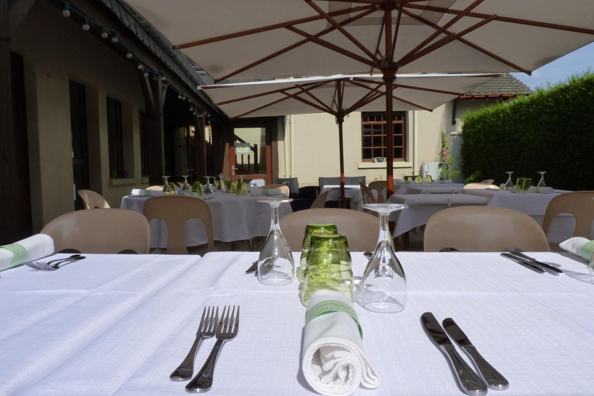 Hotel-Restaurant La P'Tite Auberge Lillebonne Ngoại thất bức ảnh